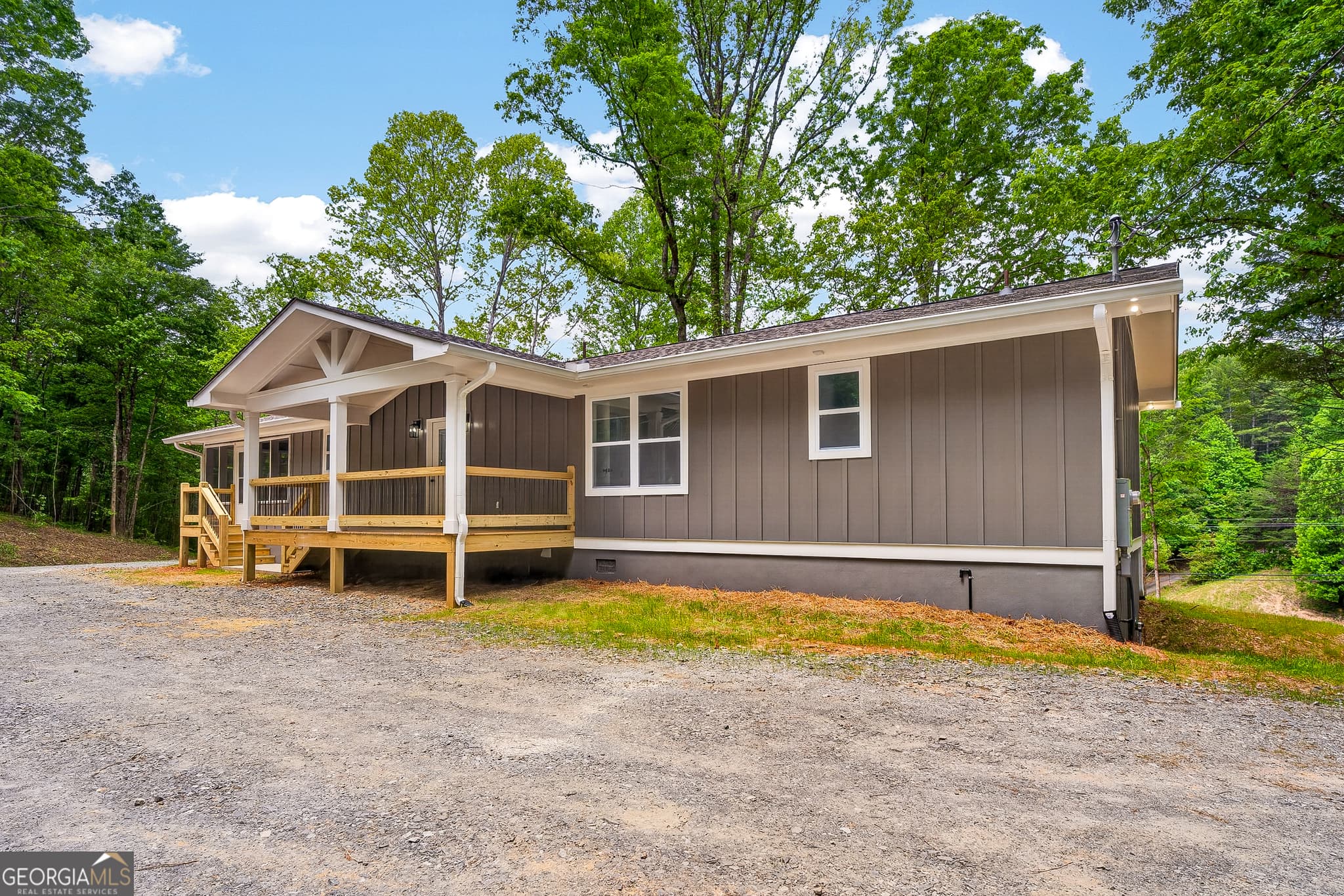3 bedroom, 2 bathroom, 1,450 sq ft single family residence for sale at 21512 Highway 515, Blue Ridge, GA 30513 — photo 6