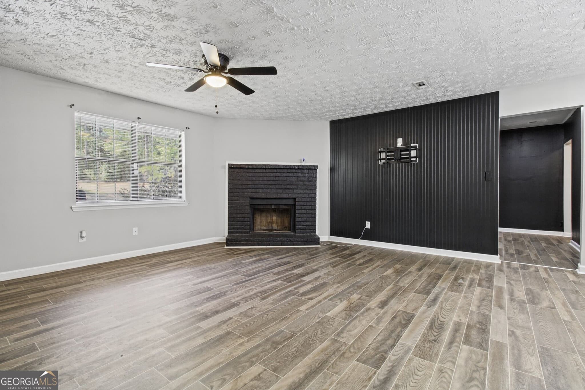 4 bedroom, 2 bathroom, 1,464 sq ft single family residence for sale at 1096 Greendale Lane, Jonesboro, GA 30238 — photo 7