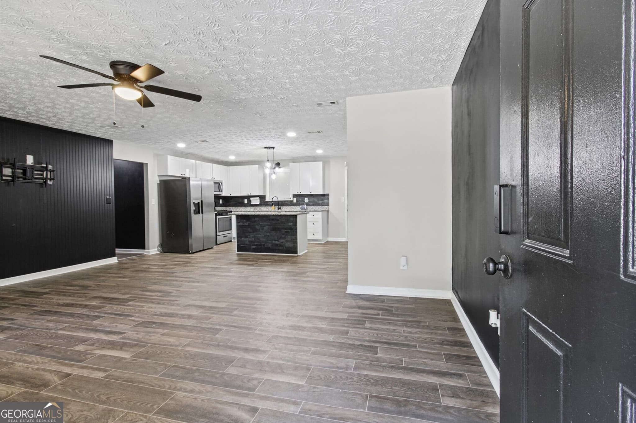 4 bedroom, 2 bathroom, 1,464 sq ft single family residence for sale at 1096 Greendale Lane, Jonesboro, GA 30238 — photo 5