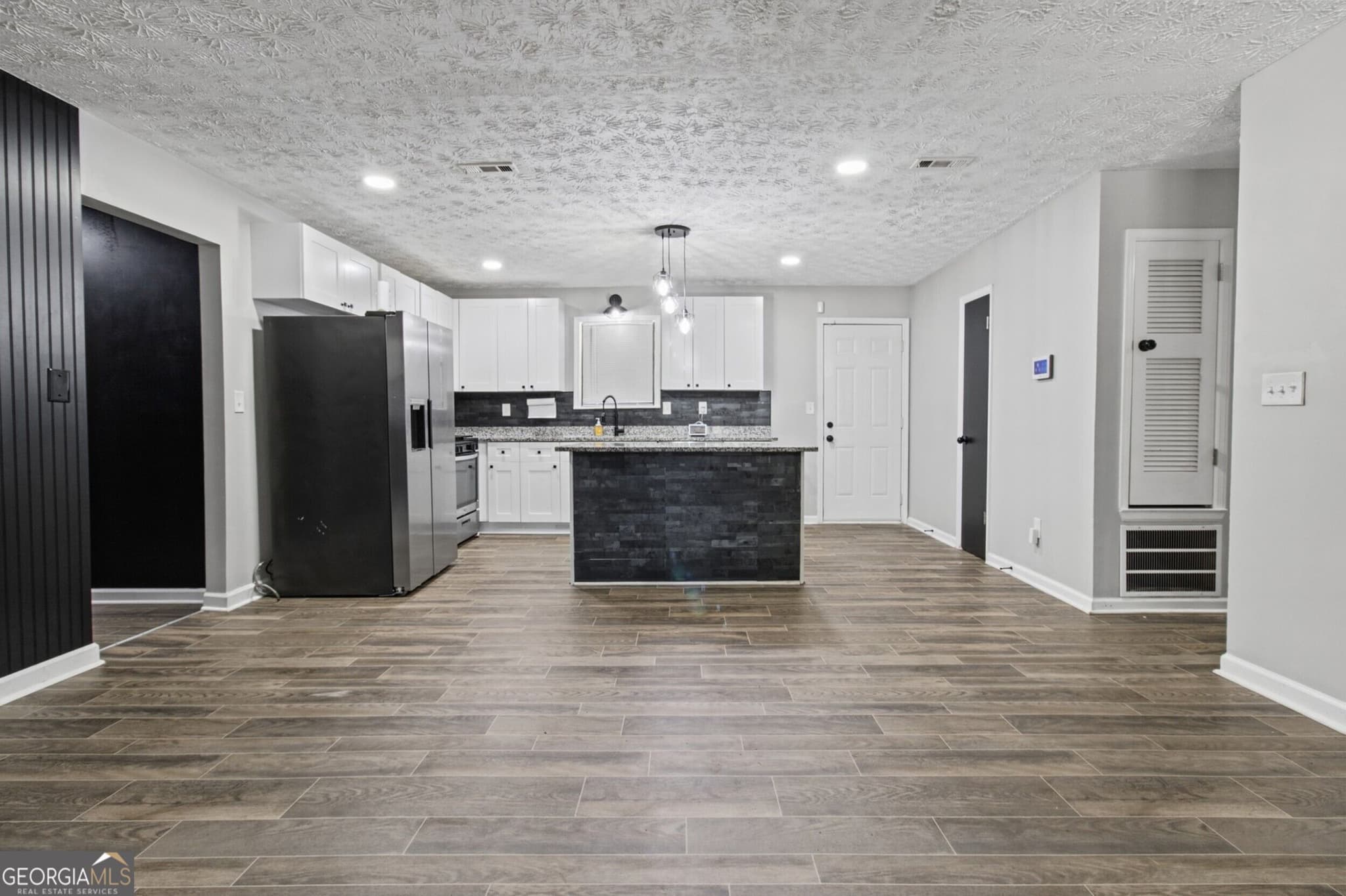 4 bedroom, 2 bathroom, 1,464 sq ft single family residence for sale at 1096 Greendale Lane, Jonesboro, GA 30238 — photo 9