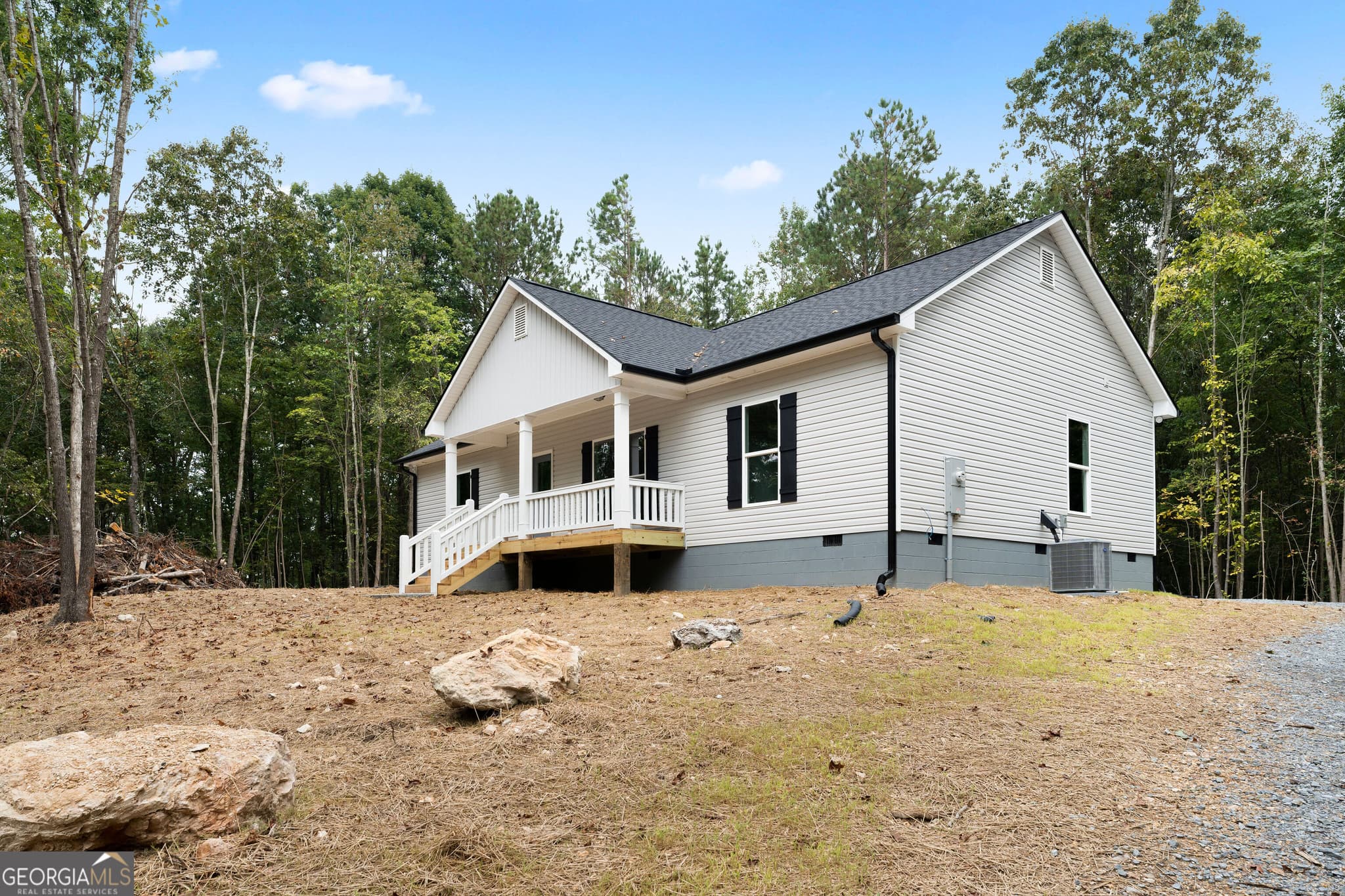 3 bedroom, 2 bathroom, 1,537 sq ft single family residence for sale at 160 Wyatt Way, Summerville, GA 30747 — photo 3