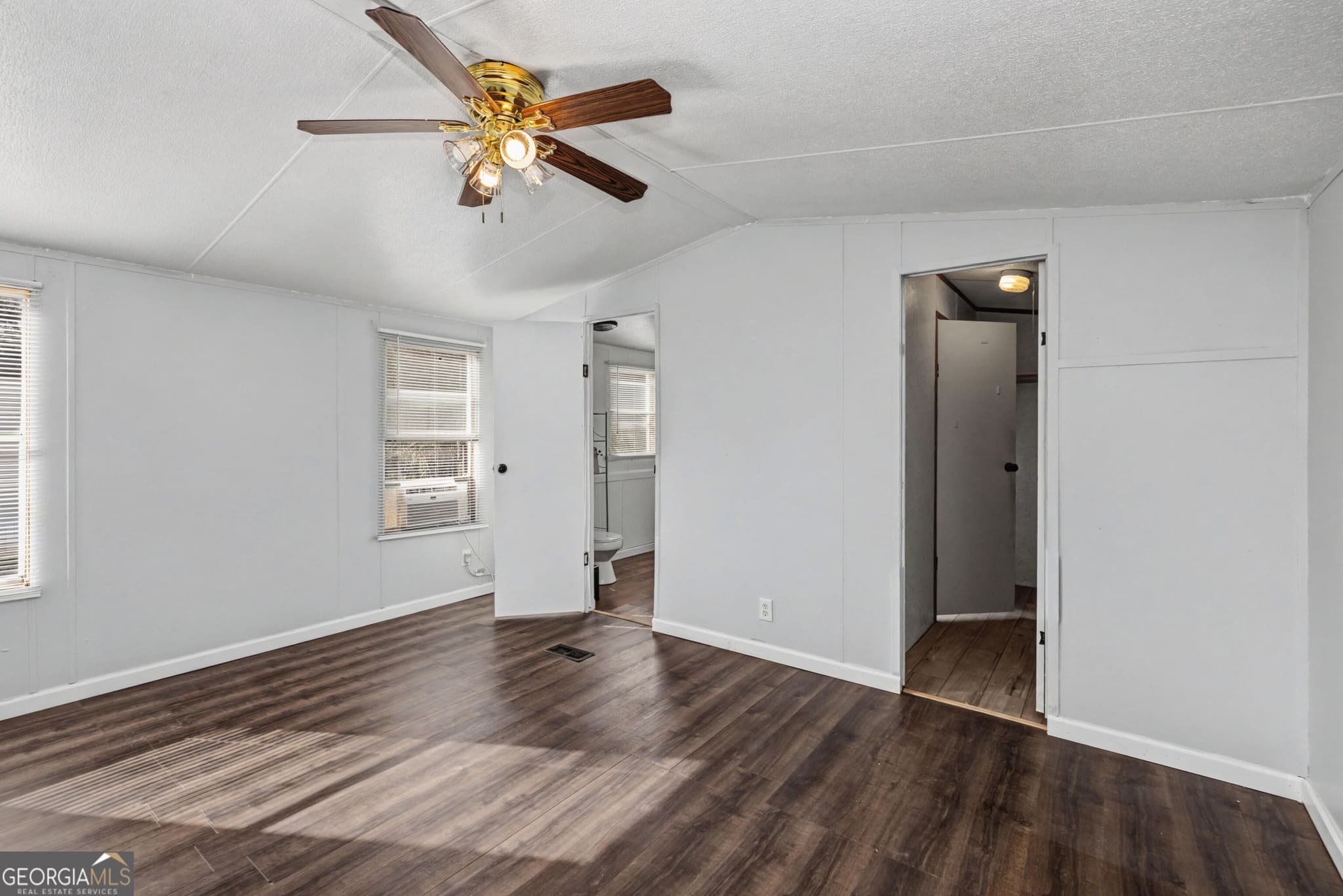 3 bedroom, 2 bathroom, 1,064 sq ft manufactured home,single family residence for sale at 73 Lillian Circle, Stockbridge, GA 30281 — photo 9
