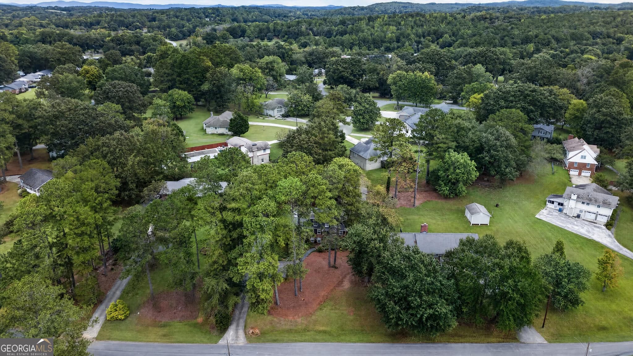 4 bedroom, 3.5 bathroom, 2,923 sq ft single family residence for sale at 38 Surrey Trail, Rome, GA 30161 — photo 2
