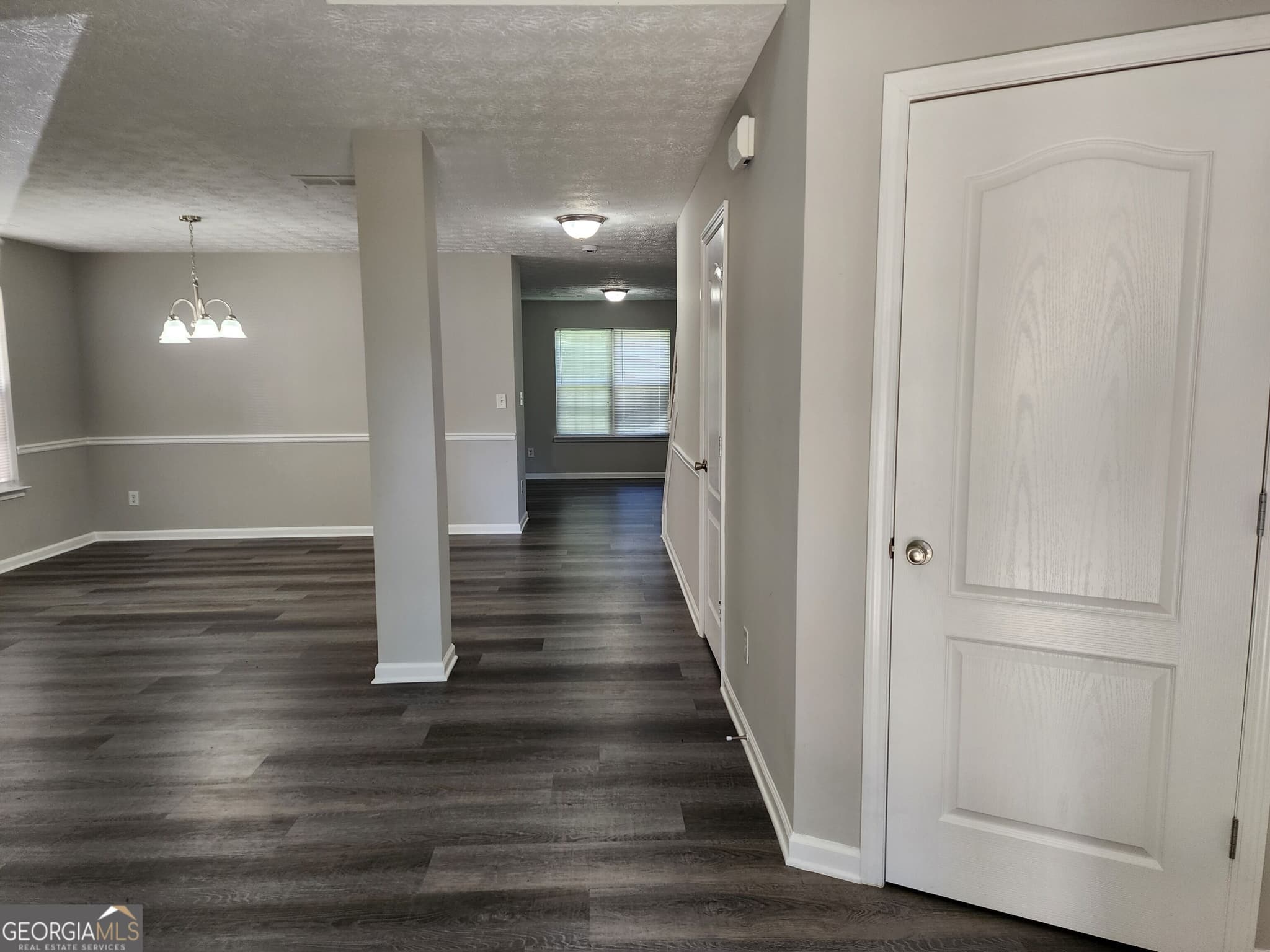 4 bedroom, 2.5 bathroom, 2,669 sq ft single family residence for sale at 2382 Temple View Drive, Snellville, GA 30078 — photo 2