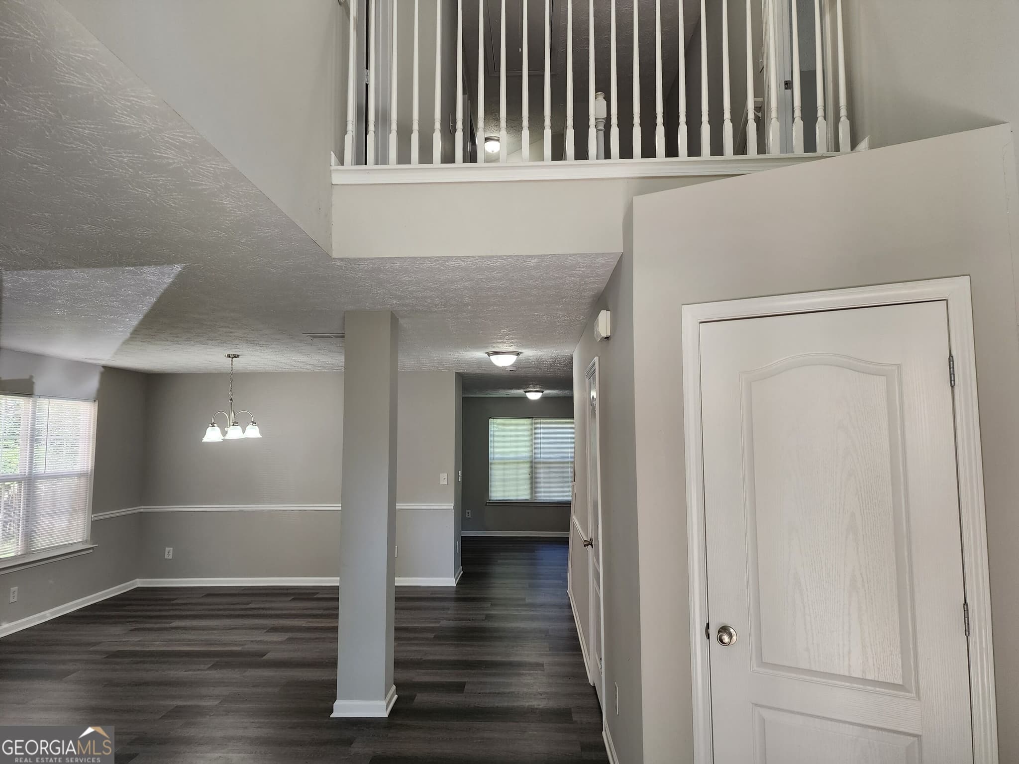 4 bedroom, 2.5 bathroom, 2,669 sq ft single family residence for sale at 2382 Temple View Drive, Snellville, GA 30078 — photo 3
