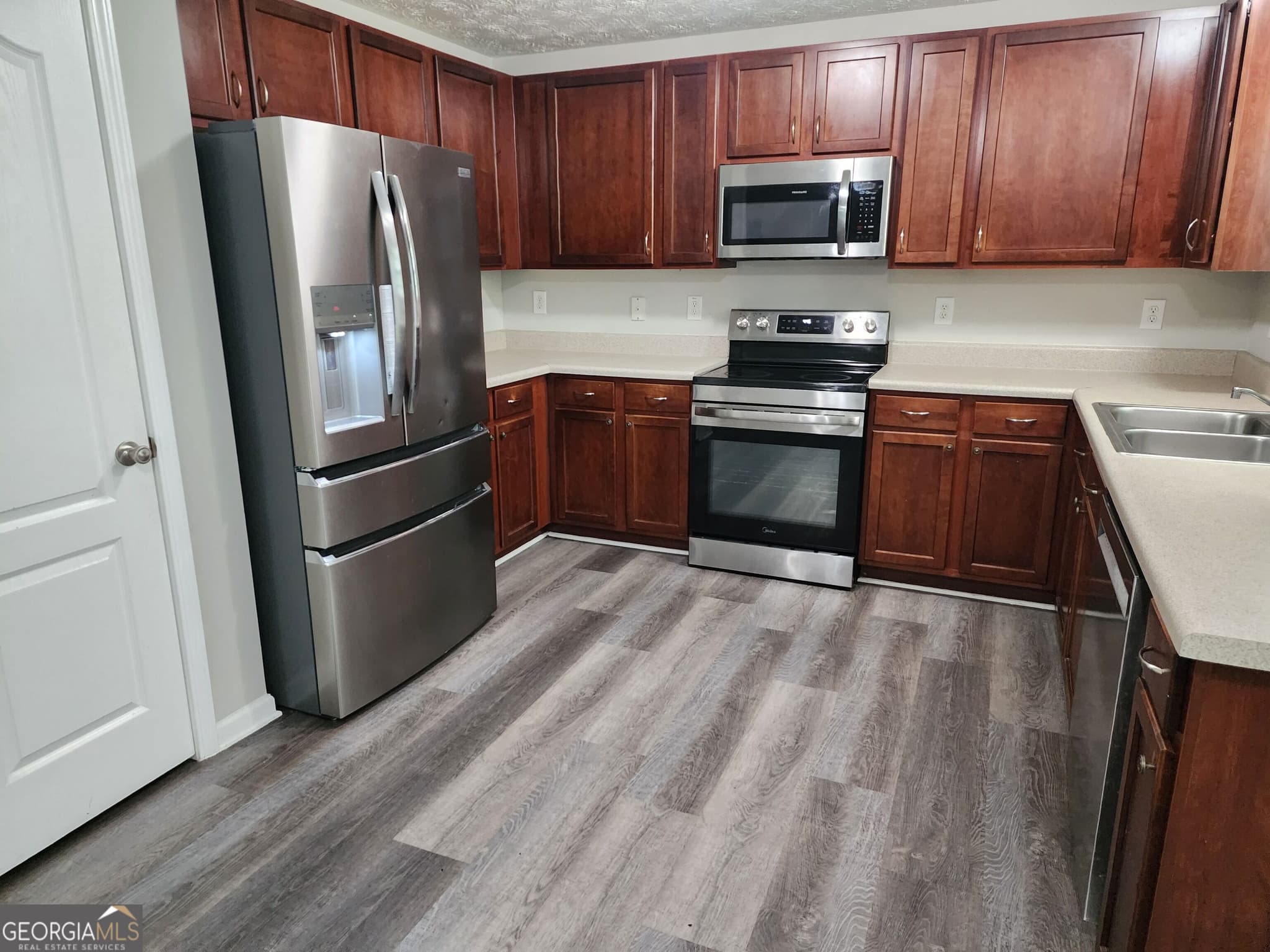 4 bedroom, 2.5 bathroom, 2,669 sq ft single family residence for sale at 2382 Temple View Drive, Snellville, GA 30078 — photo 10
