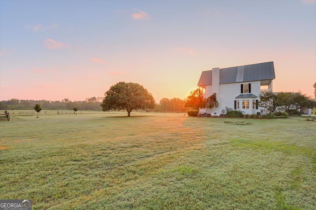 4 bedroom, 3.5 bathroom, 2,624 sq ft farm for sale at 4781 Lj Road, Claxton, GA 30417 — photo 1 of 70