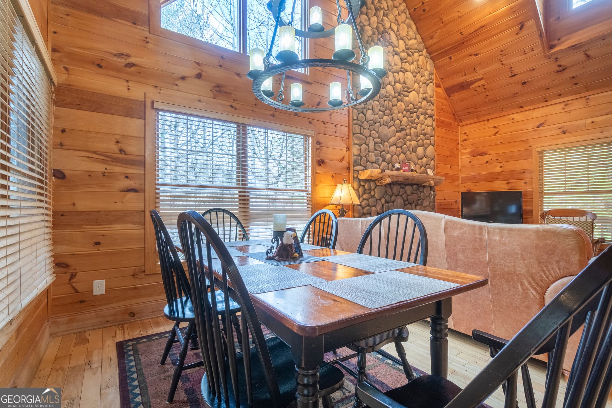 3 bedroom, 3.5 bathroom, 2,122 sq ft cabin,single family residence for sale at 74 Fussen Strasse, Helen, GA 30545 — photo 6