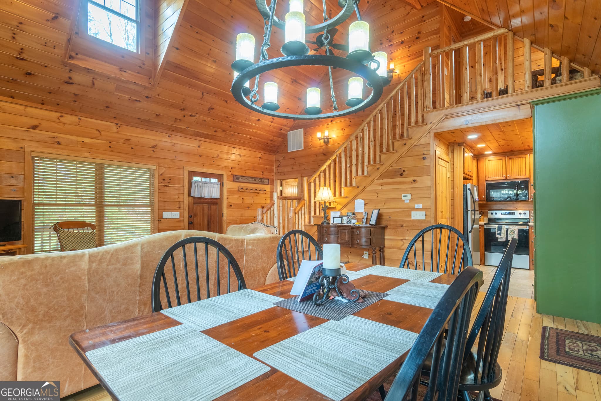 3 bedroom, 3.5 bathroom, 2,122 sq ft cabin,single family residence for sale at 74 Fussen Strasse, Helen, GA 30545 — photo 5