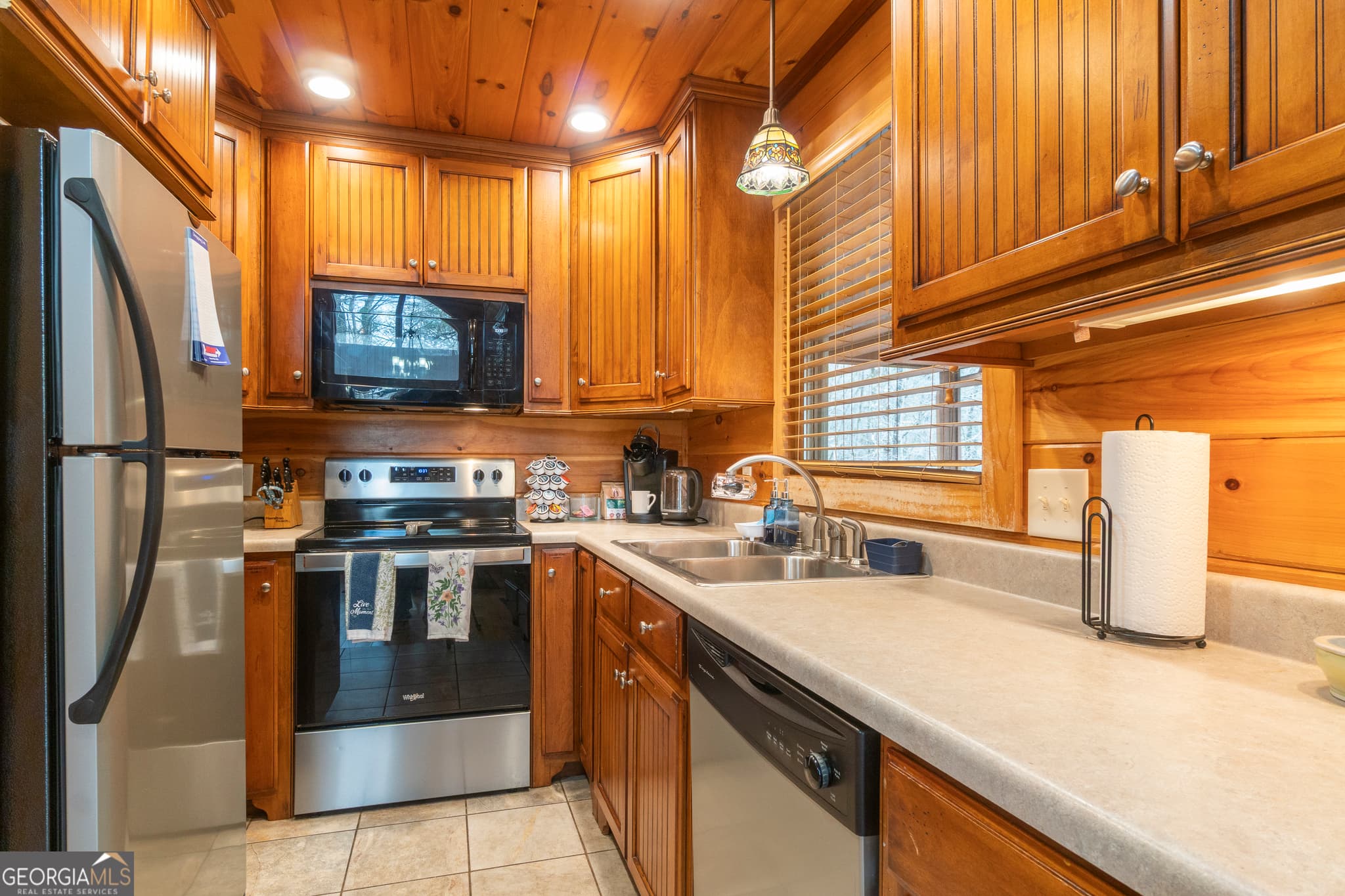3 bedroom, 3.5 bathroom, 2,122 sq ft cabin,single family residence for sale at 74 Fussen Strasse, Helen, GA 30545 — photo 10