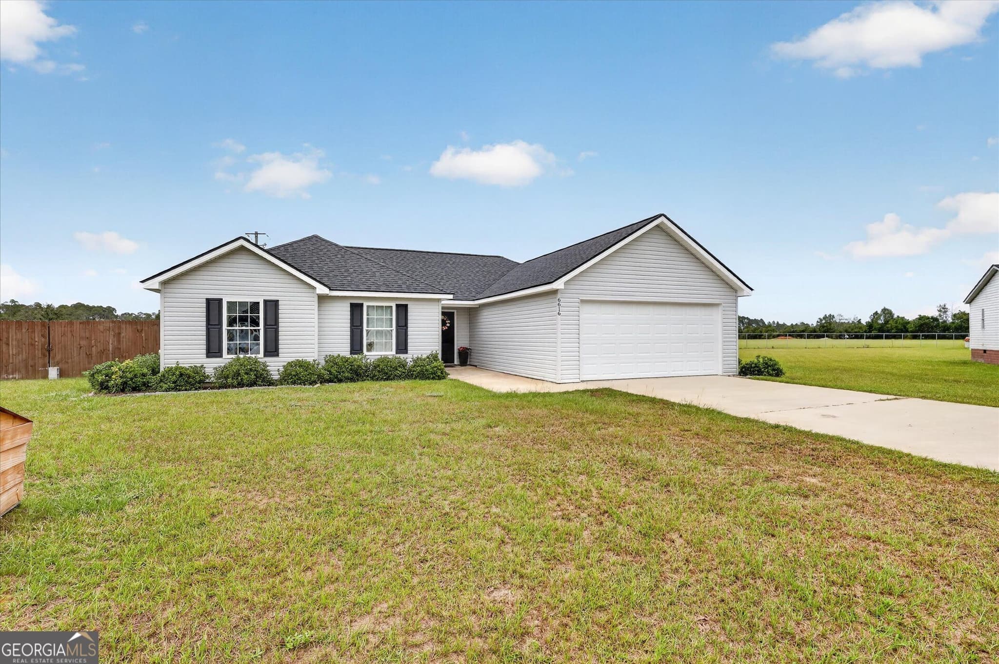 3 bedroom, 2 bathroom, 1,358 sq ft single family residence for sale at 6616 Blackbird Drive, Statesboro, GA 30461 — photo 3