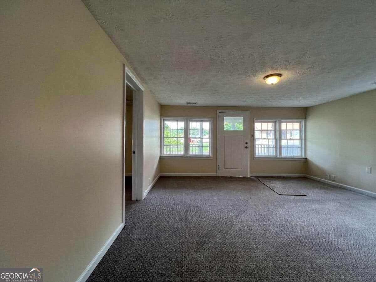2 bedroom, 2 bathroom, 1,203 sq ft single family residence for rent at 175 Jefferson Street, Newnan, GA 30263 for $1,599 a month — photo 6