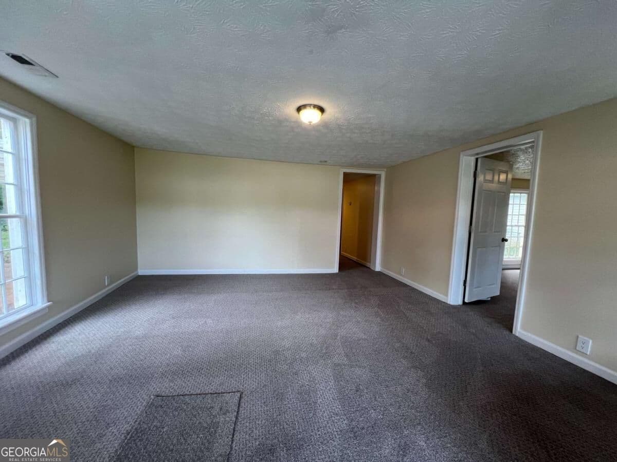 2 bedroom, 2 bathroom, 1,203 sq ft single family residence for rent at 175 Jefferson Street, Newnan, GA 30263 for $1,599 a month — photo 3