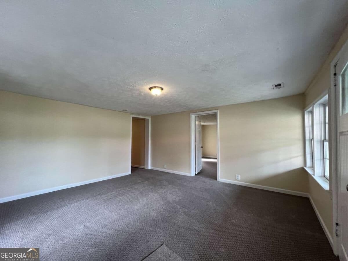 2 bedroom, 2 bathroom, 1,203 sq ft single family residence for rent at 175 Jefferson Street, Newnan, GA 30263 for $1,599 a month — photo 4