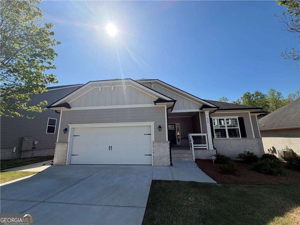 5 bedroom, 3 bathroom, 3,222 sq ft single family residence for sale at 118 GENTLE Way, Commerce, GA 30530 — photo 2