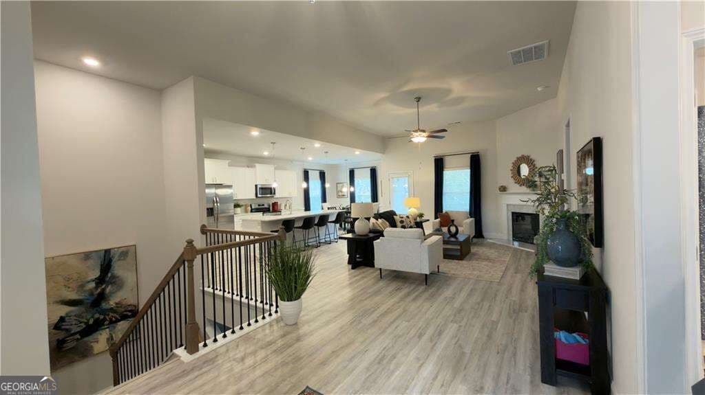 5 bedroom, 3 bathroom, 3,222 sq ft single family residence for sale at 118 GENTLE Way, Commerce, GA 30530 — photo 3