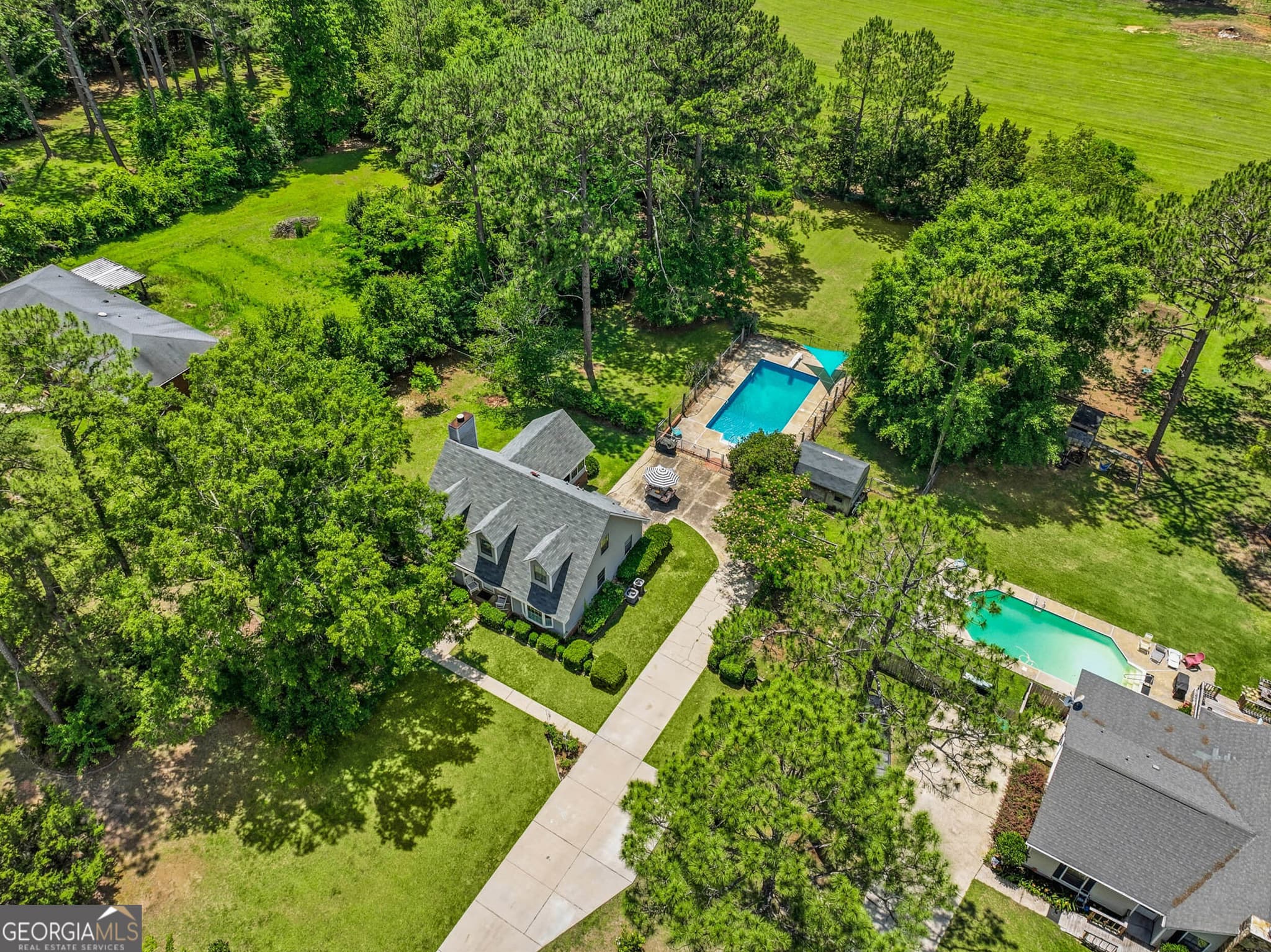 3 bedroom, 2.5 bathroom, 1,792 sq ft single family residence under contract at 190 Dunaway Drive, Albany, GA 31707 — photo 6