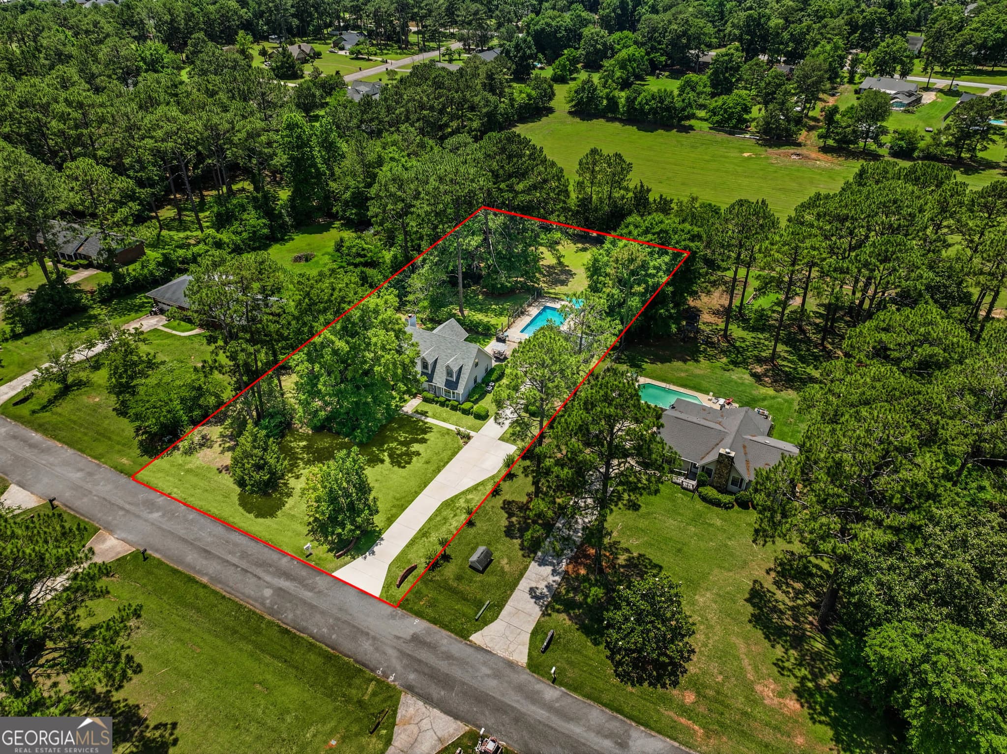 3 bedroom, 2.5 bathroom, 1,792 sq ft single family residence under contract at 190 Dunaway Drive, Albany, GA 31707 — photo 7