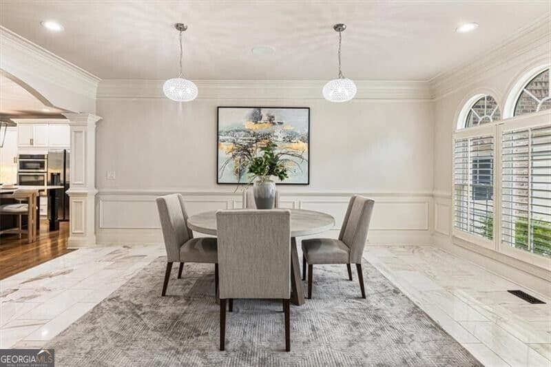 6 bedroom, 6.5 bathroom, 7,652 sq ft single family residence for sale at 392 Lum Crowe Road, Roswell, GA 30075 — photo 8