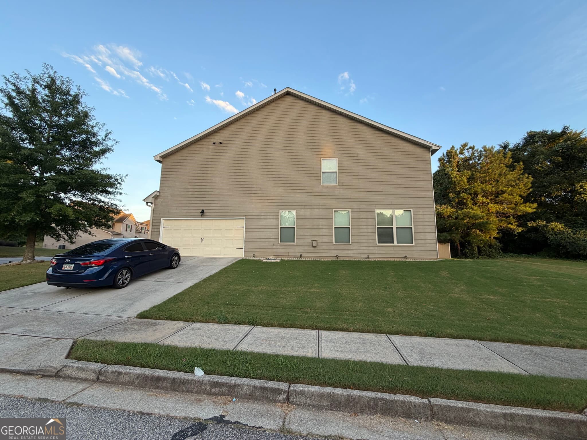 4 bedroom, 2.5 bathroom, 2,000 sq ft single family residence for sale at 10 Oakwood Drive, Covington, GA 30016 — photo 3
