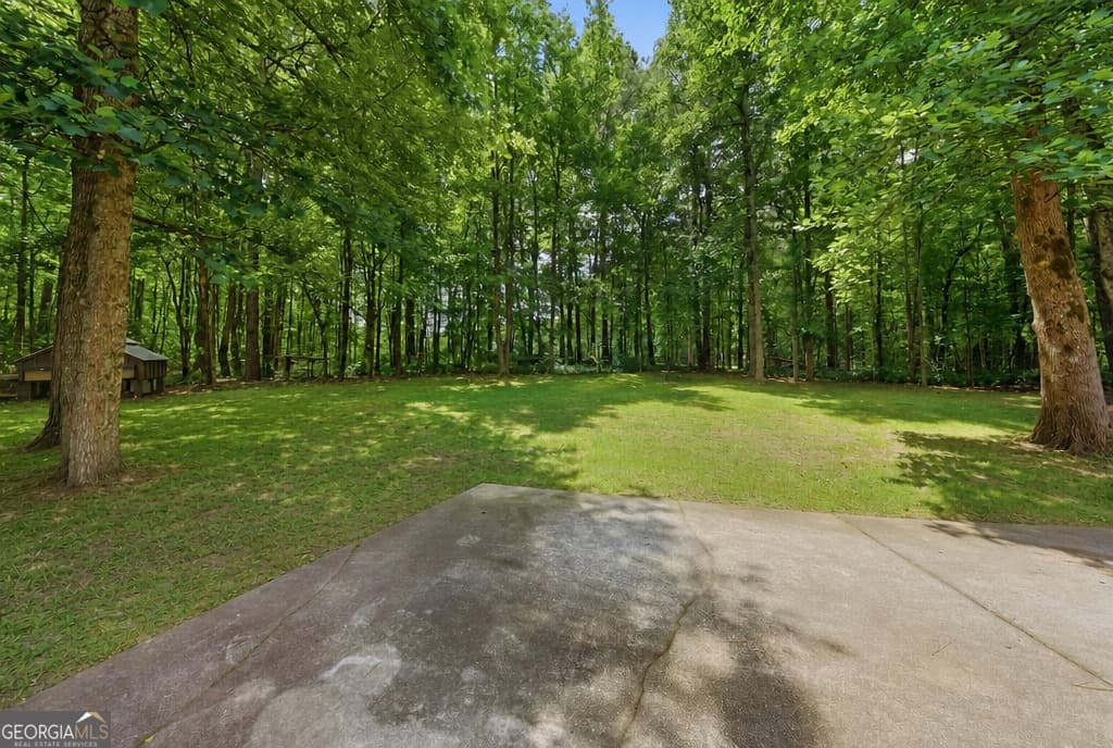 3 bedroom, 2.5 bathroom, 2,517 sq ft cabin,single family residence for sale at 217 Browning Road, Villa Rica, GA 30180 — photo 3