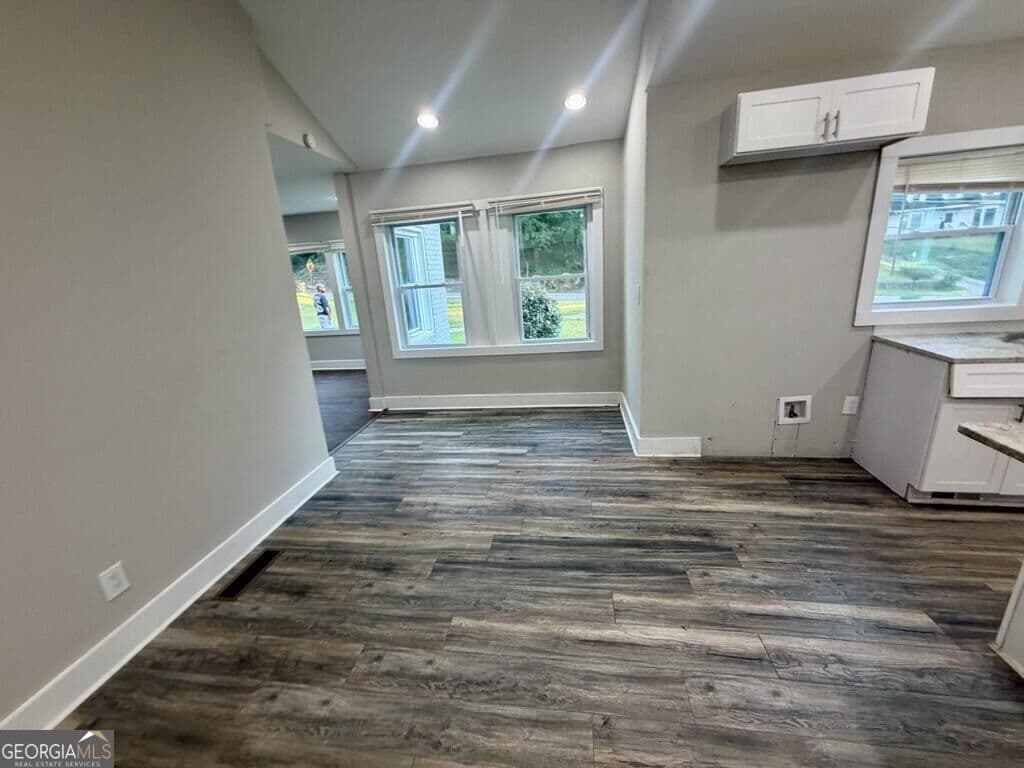 4 bedroom, 2.5 bathroom, 2,121 sq ft single family residence for sale at 2025 Venetian Drive, Atlanta, GA 30311 — photo 8