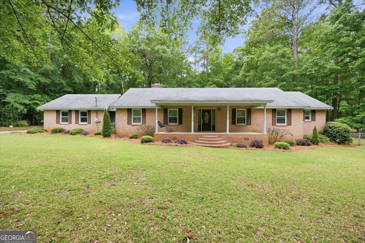 3 bedroom, 2 bathroom, 1,932 sq ft single family residence sold at 654 Fairmont Drive, Macon, GA 31210