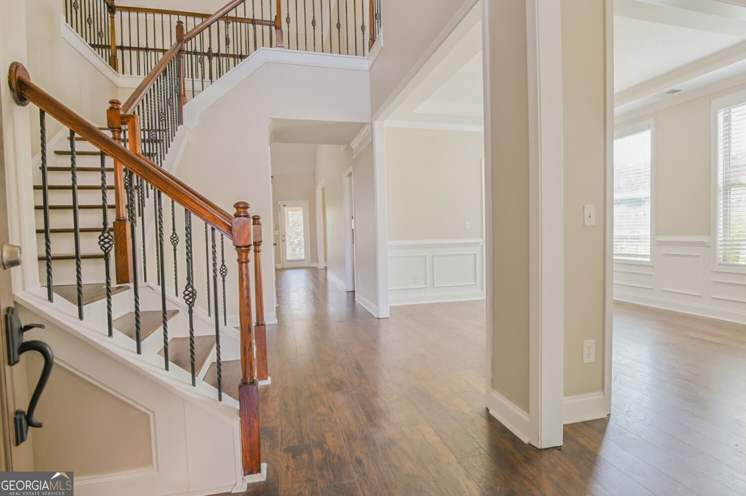 5 bedroom, 3.5 bathroom, 3,067 sq ft single family residence for sale at 407 Arbor Lane, Loganville, GA 30052 — photo 3