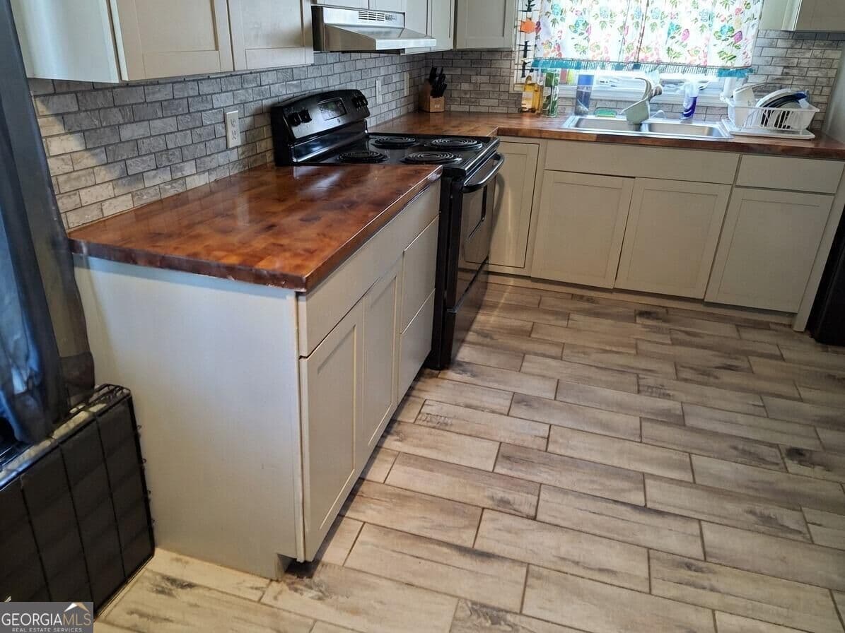 2 bedroom, 1 bathroom, 792 sq ft single family residence for sale at 184 Josey Avenue, East Dublin, GA 31027 — photo 3