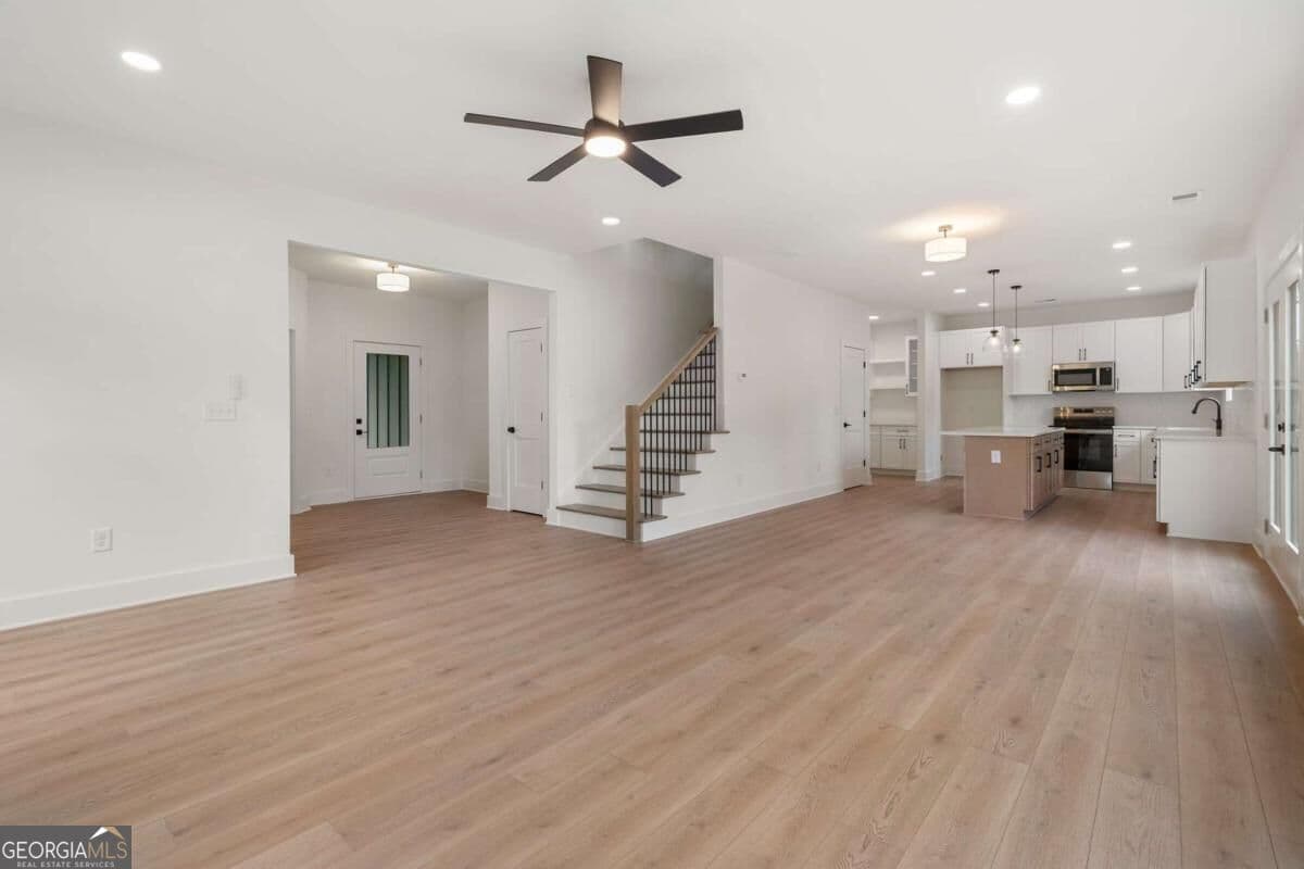 5 bedroom, 3 bathroom, 2,696 sq ft single family residence for sale at 394 Poplar Springs Road, Hiram, GA 30141 — photo 9