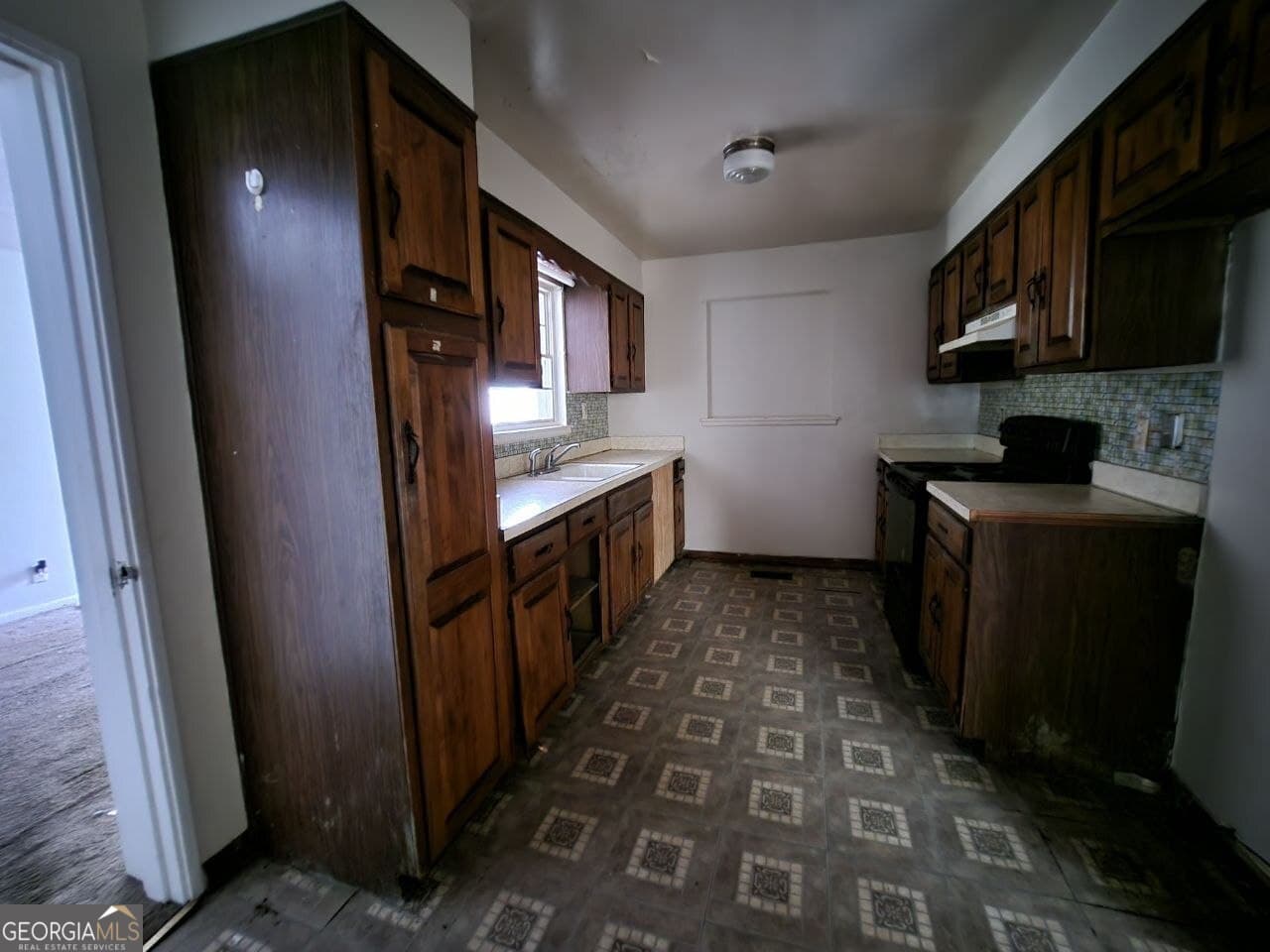3 bedroom, 2 bathroom, 1,390 sq ft single family residence for sale at 700 Walnut Street, Albany, GA 31707 — photo 10