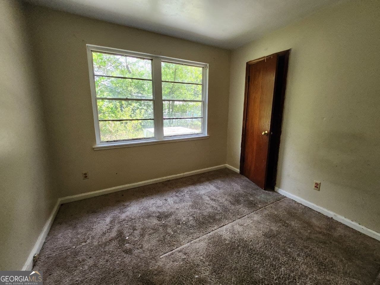 3 bedroom, 2 bathroom, 1,390 sq ft single family residence for sale at 700 Walnut Street, Albany, GA 31707 — photo 4
