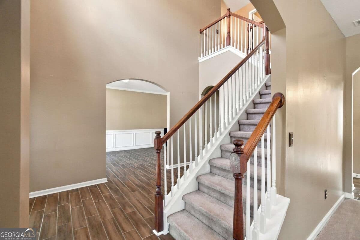 5 bedroom, 3 bathroom, 3,621 sq ft single family residence for sale at 7110 Smithers Way, Atlanta, GA 30331 — photo 6