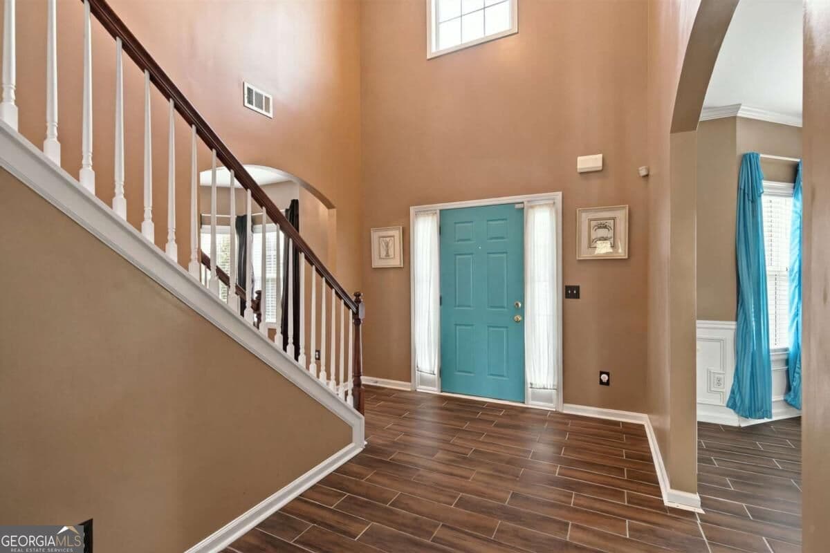 5 bedroom, 3 bathroom, 3,621 sq ft single family residence for sale at 7110 Smithers Way, Atlanta, GA 30331 — photo 5