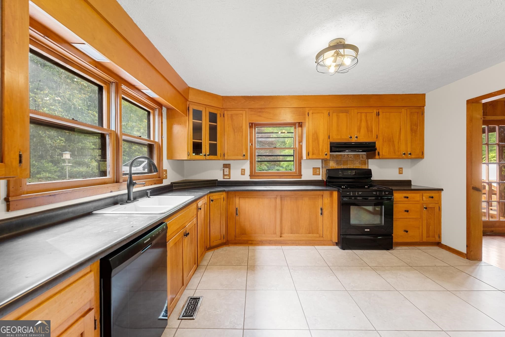 3 bedroom, 3 bathroom, 4,359 sq ft single family residence for sale at 966 Wahoo Creek Road, Murrayville, GA 30564 — photo 5
