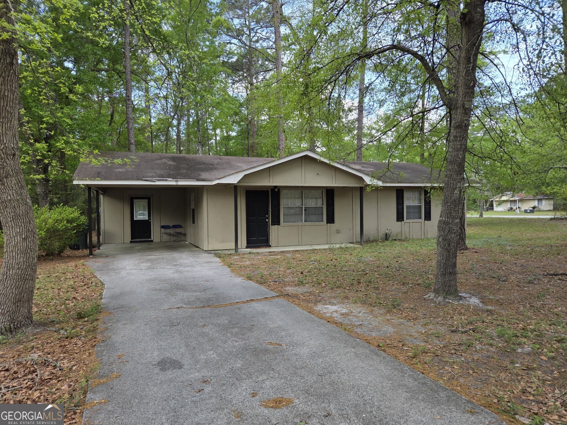 3 bedroom, 1 bathroom, 1,008 sq ft single family residence under contract at 219 Surrey Road, Hinesville, GA 31313