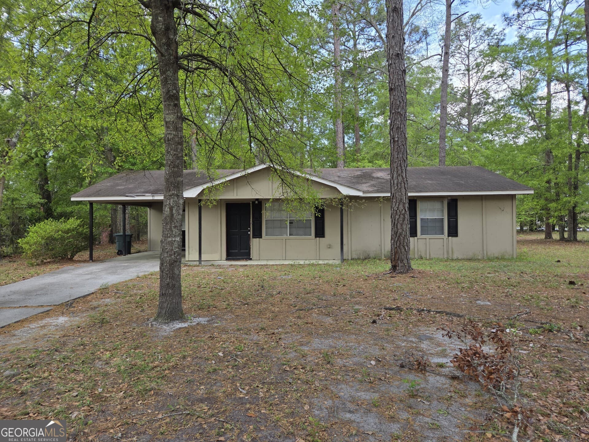 3 bedroom, 1 bathroom, 1,008 sq ft single family residence under contract at 219 Surrey Road, Hinesville, GA 31313 — photo 4