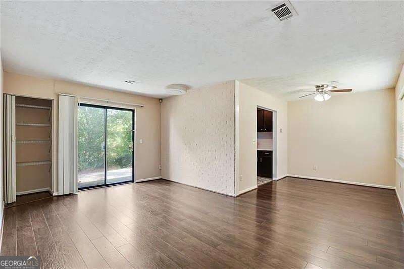 2 bedroom, 2 bathroom condominium for rent at 76 Sandalwood Circle, Lawrenceville, GA 30046 for $1,400 a month — photo 3