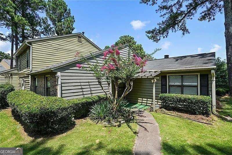 2 bedroom, 2 bathroom condominium for rent at 76 Sandalwood Circle, Lawrenceville, GA 30046 for $1,400 a month — photo 1 of 20