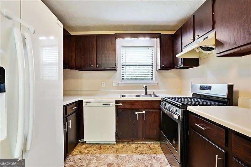 2 bedroom, 2 bathroom condominium for rent at 76 Sandalwood Circle, Lawrenceville, GA 30046 for $1,400 a month — photo 9