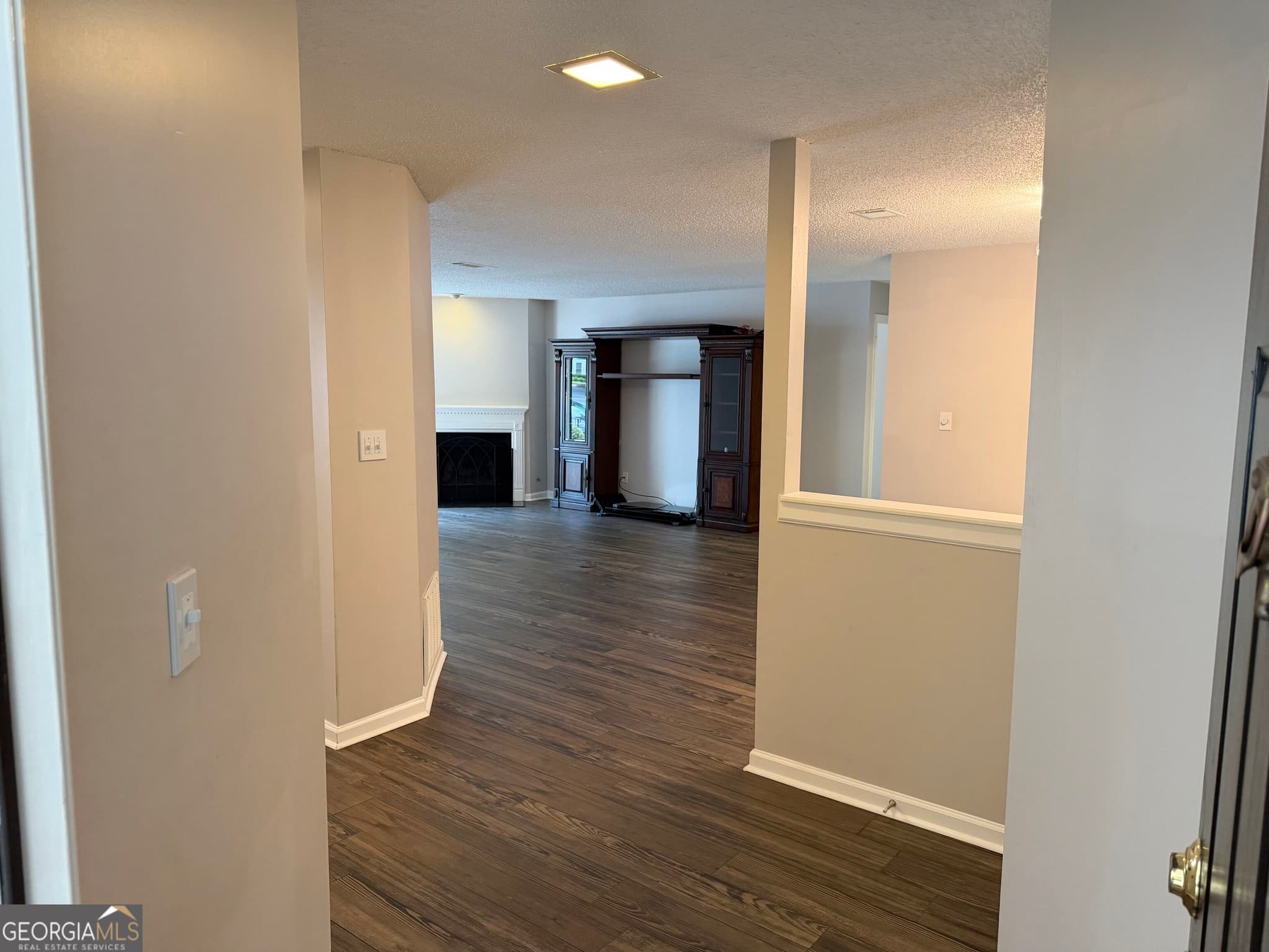 2 bedroom, 2 bathroom, 1,301 sq ft condominium for sale at 1015 Ridgefield Drive, Peachtree City, GA 30269 — photo 2