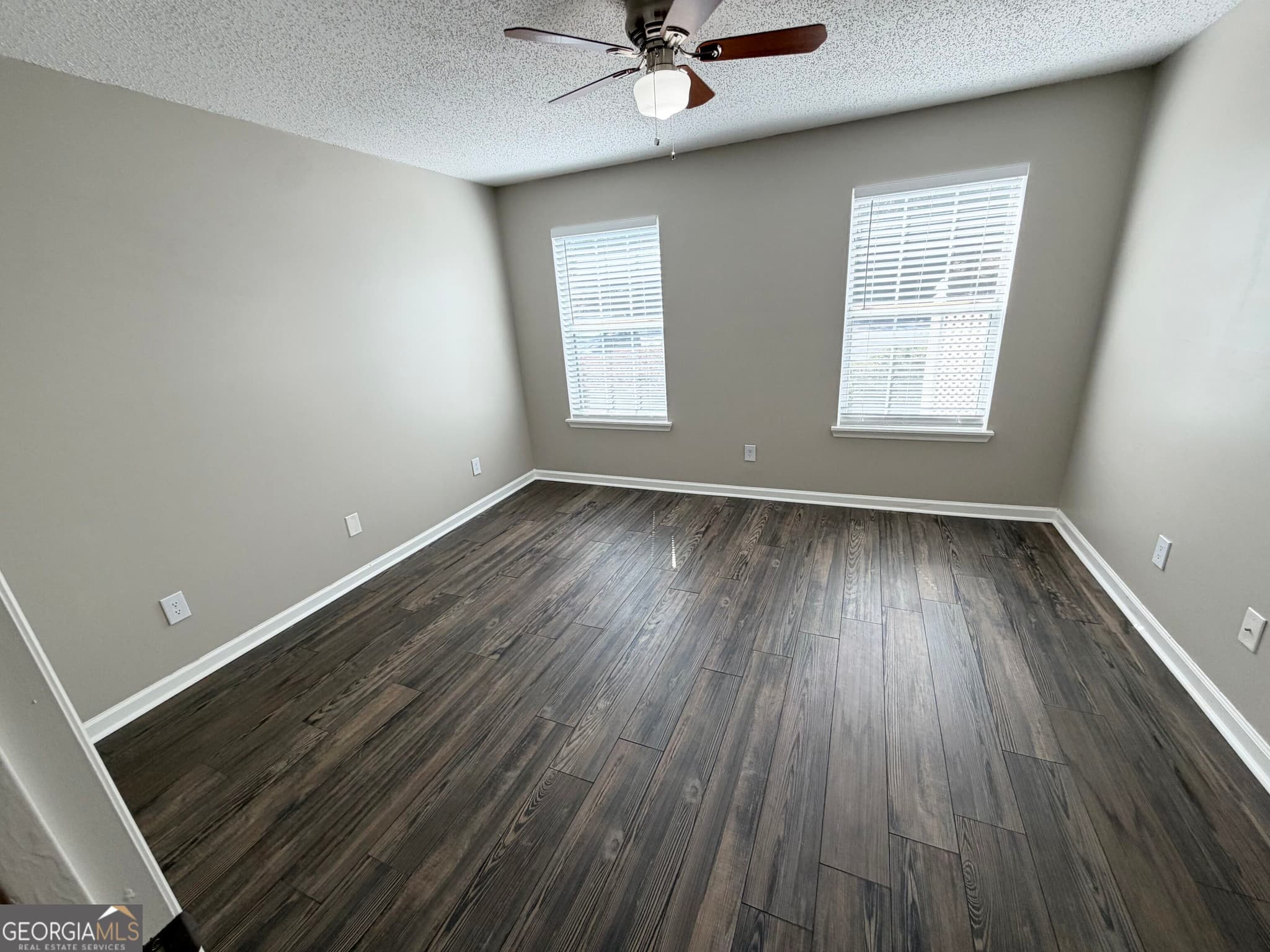 2 bedroom, 2 bathroom, 1,301 sq ft condominium for sale at 1015 Ridgefield Drive, Peachtree City, GA 30269 — photo 3