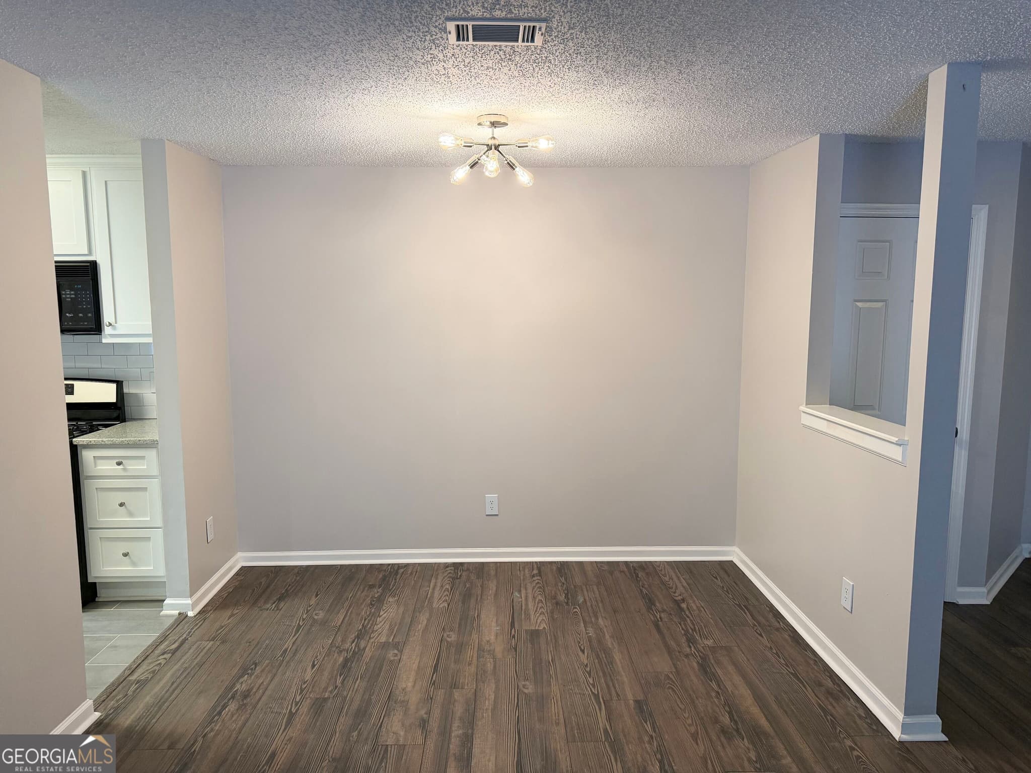 2 bedroom, 2 bathroom, 1,301 sq ft condominium for sale at 1015 Ridgefield Drive, Peachtree City, GA 30269 — photo 9