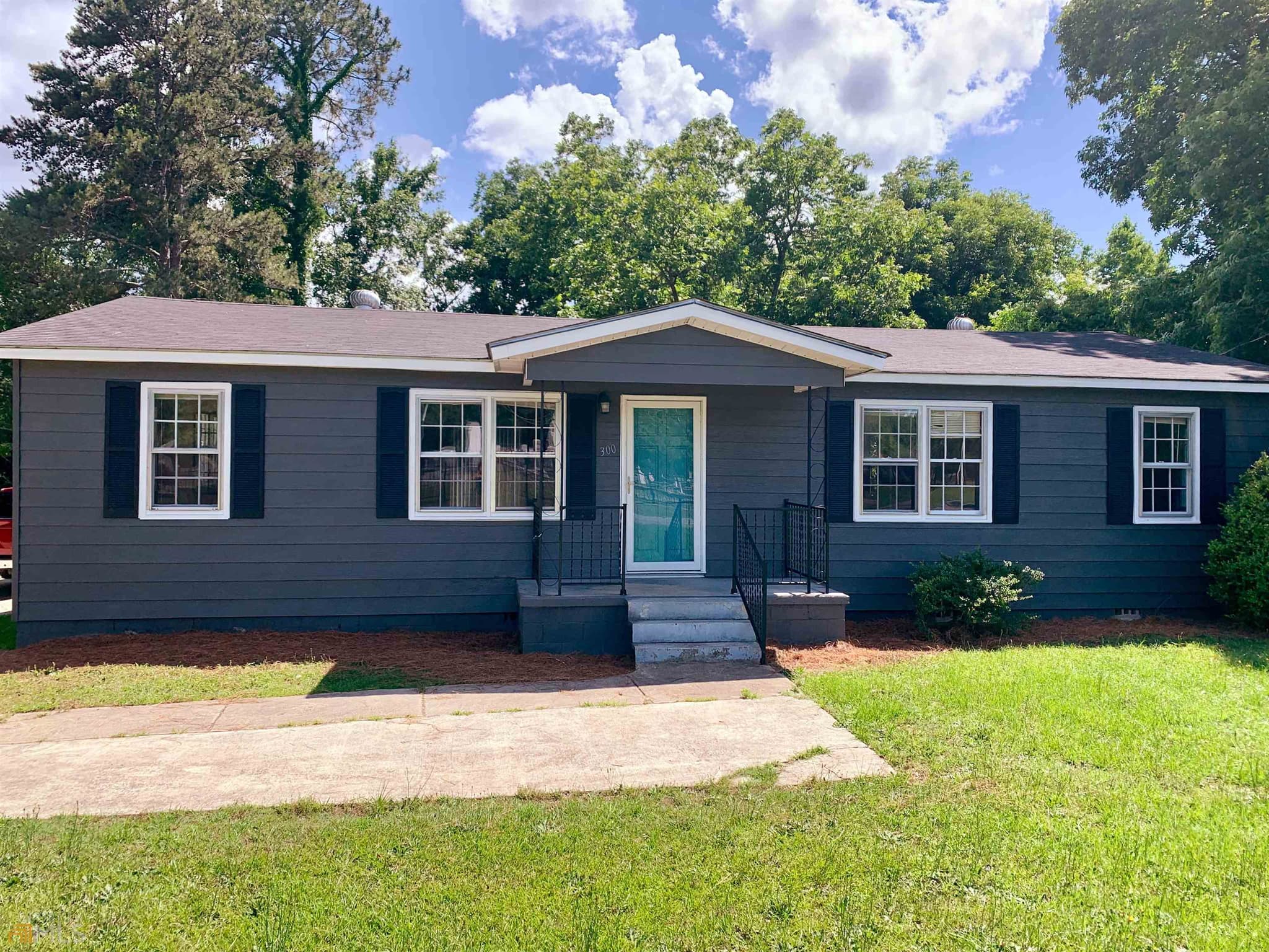 4 bedroom, 2.5 bathroom, 1,479 sq ft single family residence for rent at 300 Academy Street, Byron, GA 31008 for $1,600 a month — photo 1 of 1