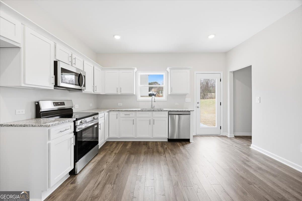 4 bedroom, 2.5 bathroom, 1,733 sq ft single family residence for sale at 5 Morningside Court, Thomaston, GA 30286 — photo 8