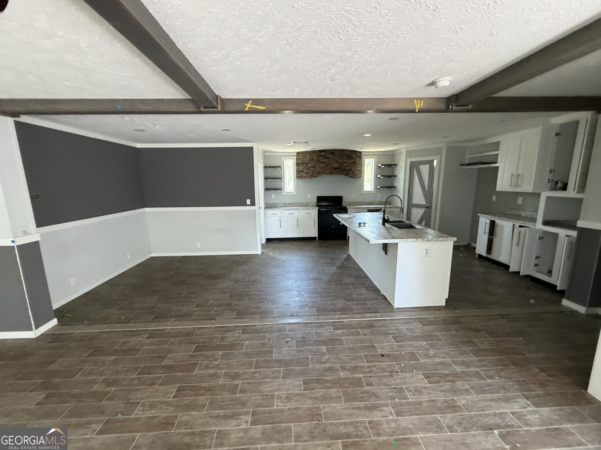 4 bedroom, 2 bathroom, 1,650 sq ft manufactured home,single family residence under contract at 2883 Carl Sutton Road, Lizella, GA 31052 — photo 4