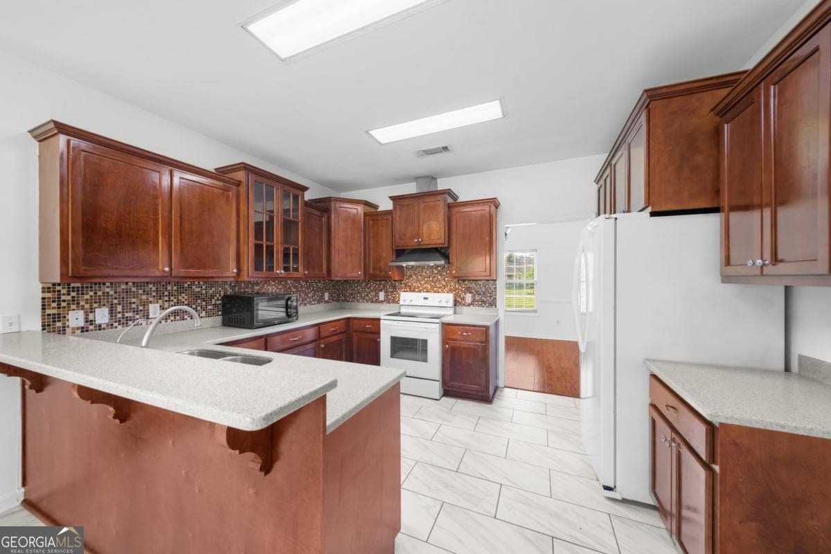 5 bedroom, 3 bathroom, 2,511 sq ft single family residence for sale at 1005 Chase Court, Statesboro, GA 30458 — photo 5