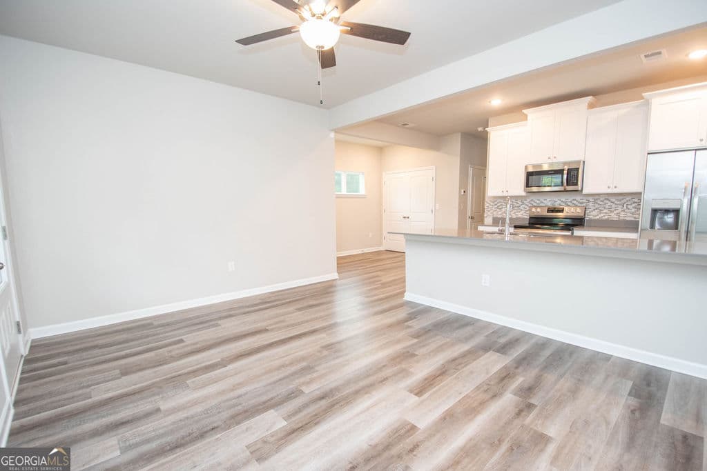 3 bedroom, 2 bathroom, 1,322 sq ft single family residence for sale at 107 Hidden Hills Drive, Carrollton, GA 30117 — photo 6
