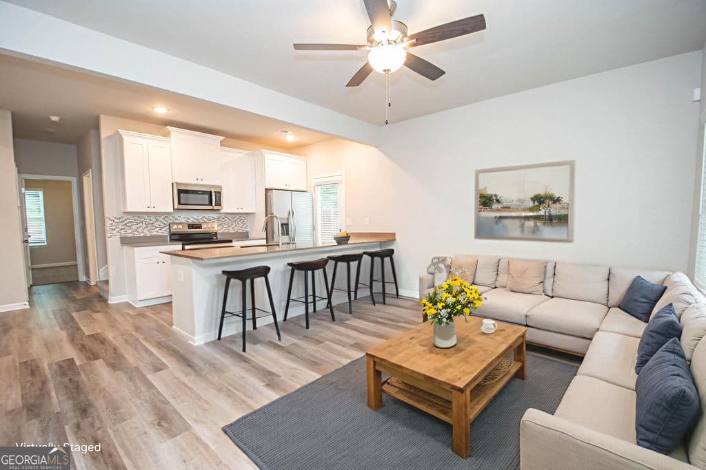3 bedroom, 2 bathroom, 1,322 sq ft single family residence for sale at 107 Hidden Hills Drive, Carrollton, GA 30117 — photo 3