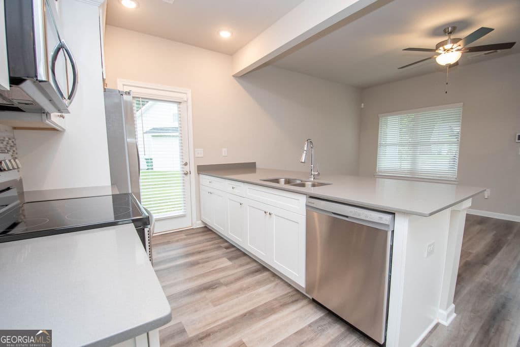 3 bedroom, 2 bathroom, 1,322 sq ft single family residence for sale at 107 Hidden Hills Drive, Carrollton, GA 30117 — photo 8